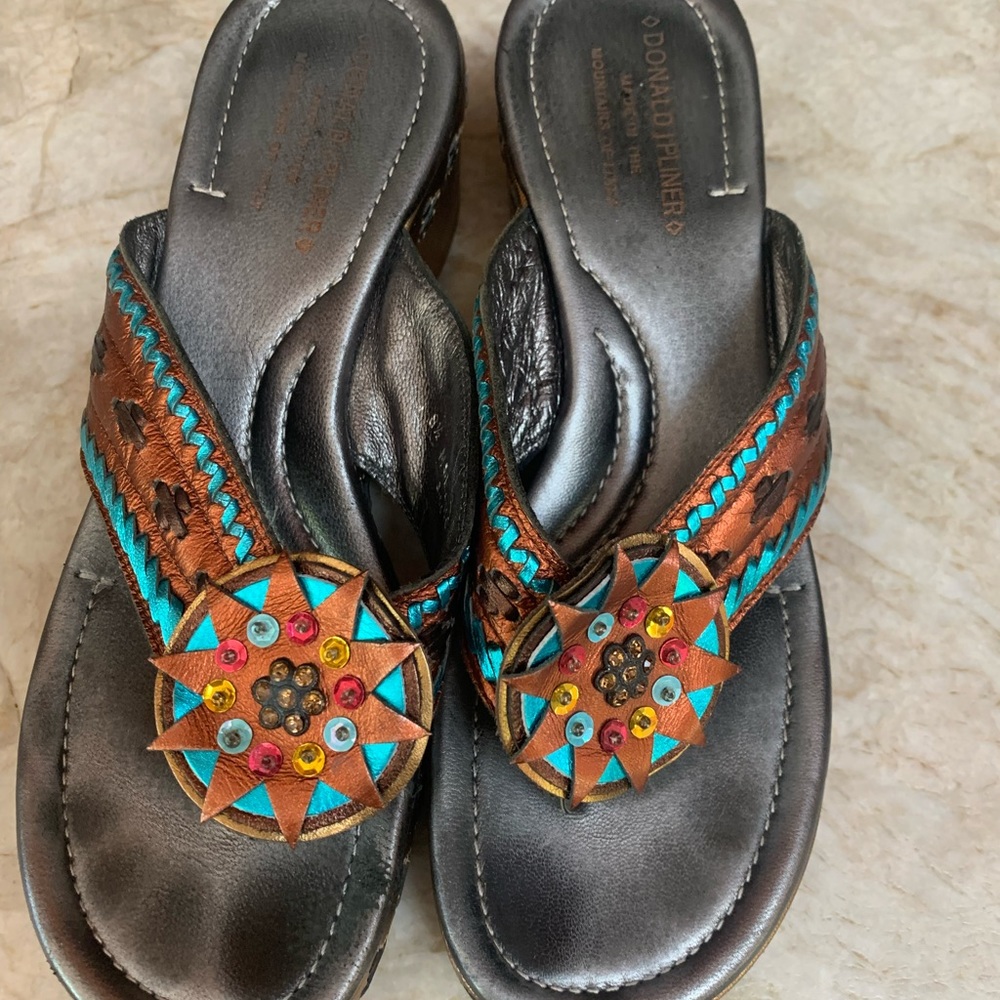 Donald Pliner 8.5 sandals leather colorful stunning platform nearly new, cruise!